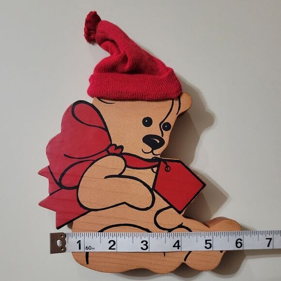 Teddybear Plaque with Red Knit Hat and Bow - Picture 5 of 9
